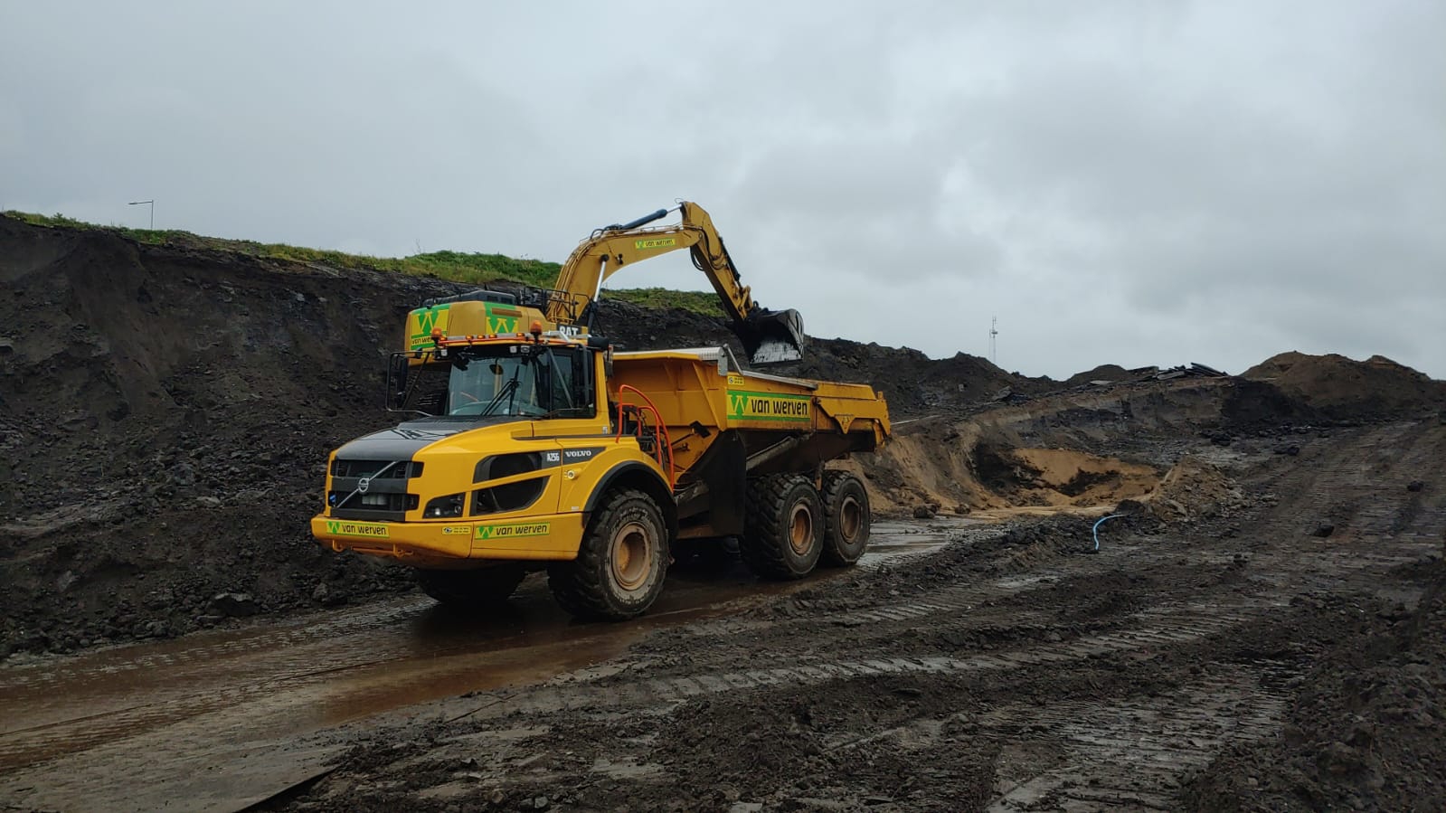 Knikdumper 6x6 (18 m3)